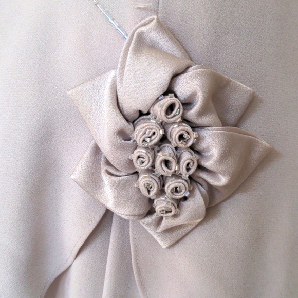 Oyster long sleeve gown - Picture 2 of 4